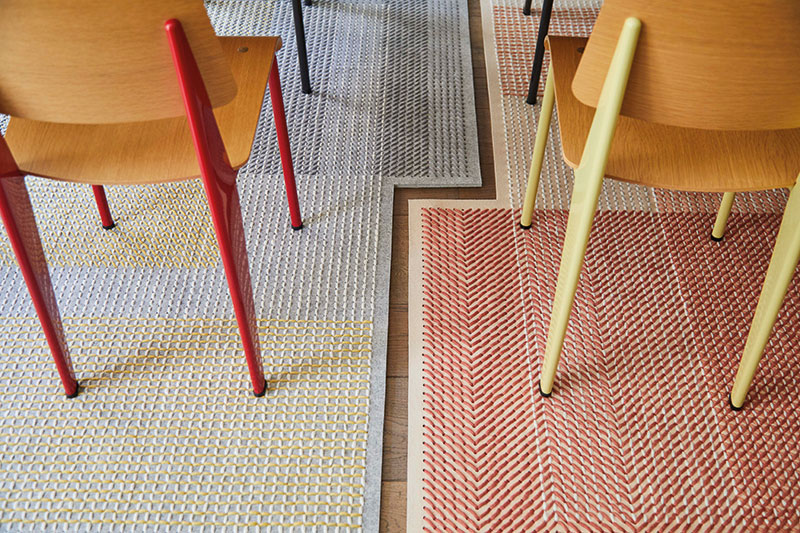 chairs on rug