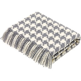 Lambswool-houndstooth-grey-throw-Bronte-by-Moon-