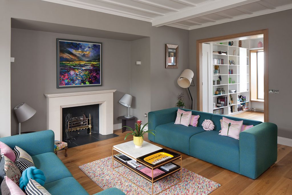 pink-and-teal-drawing-room
