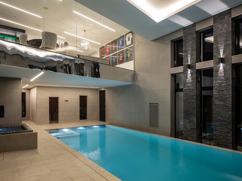 swimming-pool-and-games-room